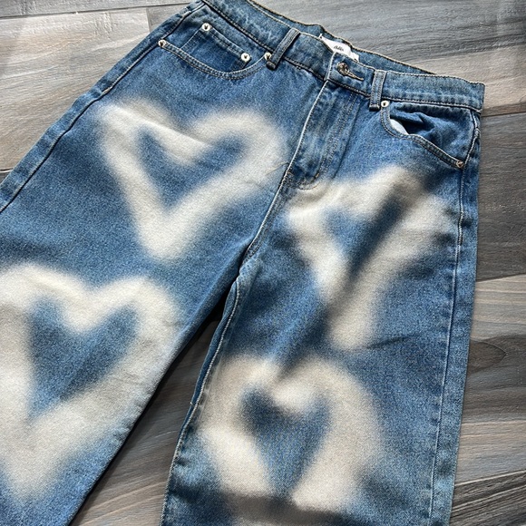 High rise wide leg jean with hearts - Picture 2 of 4